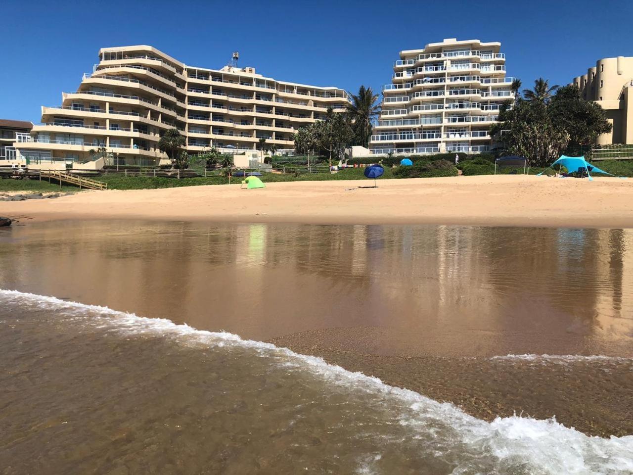 Sands Beach Breaks Beach Front Ballito Extérieur photo